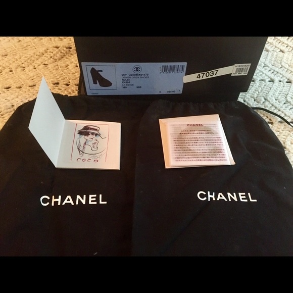 Chanel Platform Chunky Logo Heels. - Picture 2 of 8